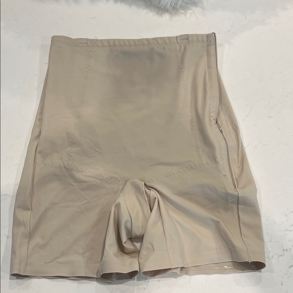 NWOT Motif Postpartum Abdominal Binder Girdle High-Waisted Shapewear Shorts